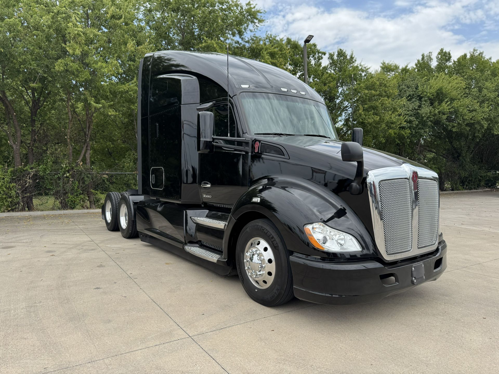 2022 Kenworth T680