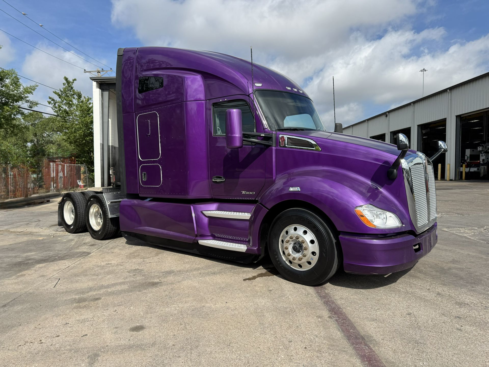 2022 Kenworth T680