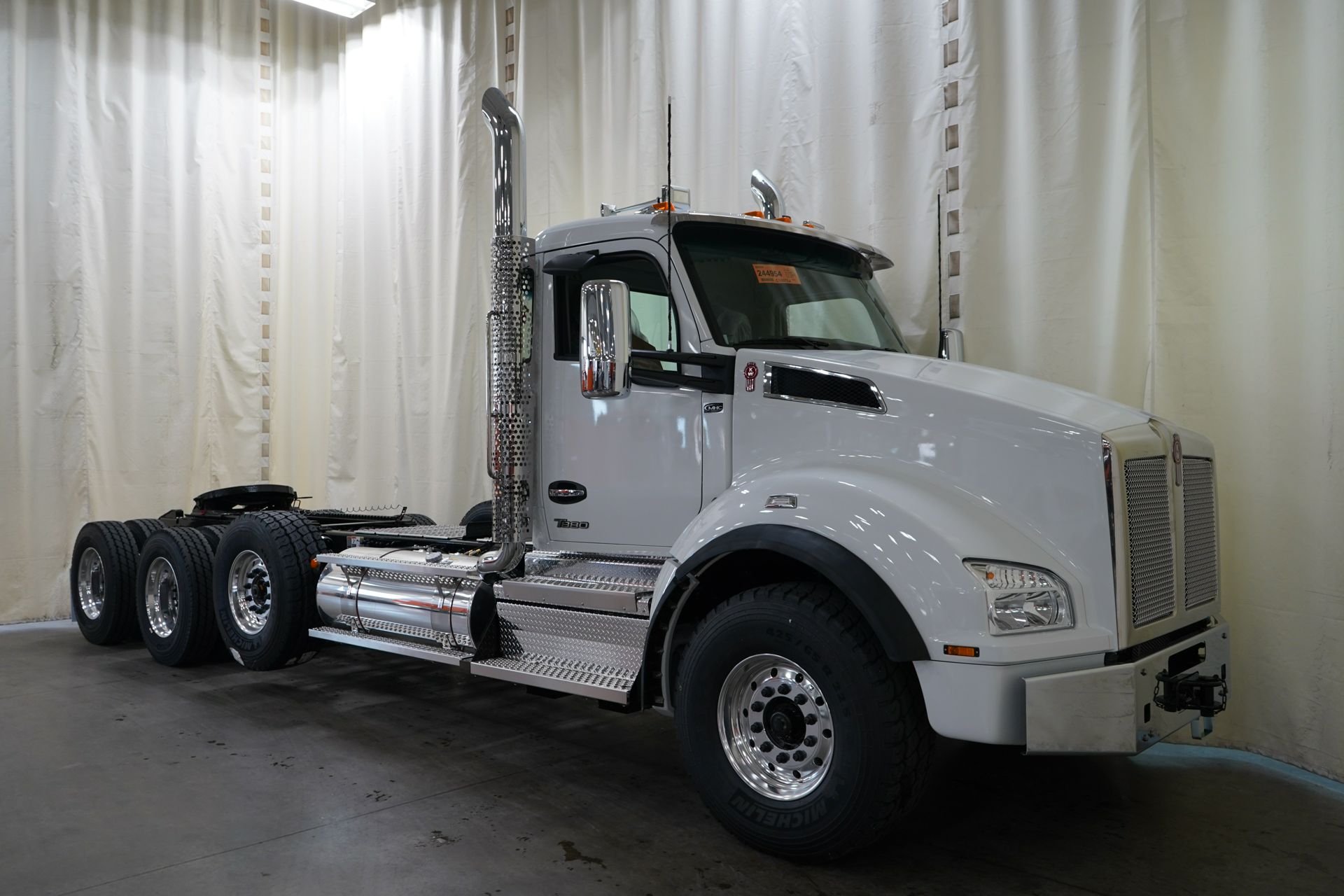 2027 Kenworth T880