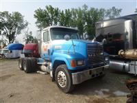 2001 Mack CH613