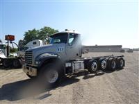 2022 Mack GR64F