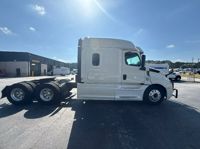 2020 Freightliner CA126
