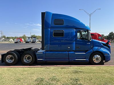 2022 Volvo VNL860