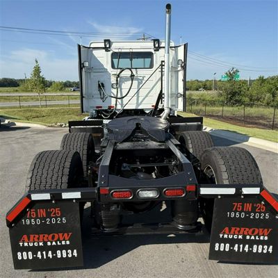 2023 Volvo VNR64T300