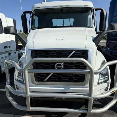 2023 Volvo VNR64T300