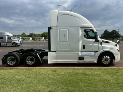 2022 Freightliner CASCADIA