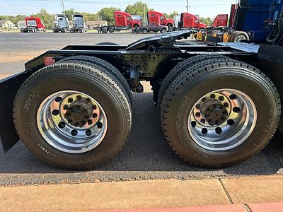 2022 Volvo VNL860