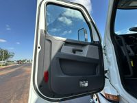 2021 Freightliner CA126