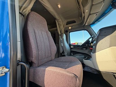 2023 Peterbilt 579