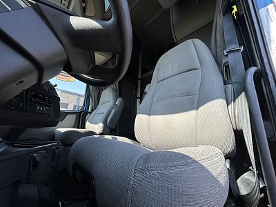 2022 Volvo VNL860