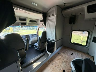 2020 Peterbilt 579