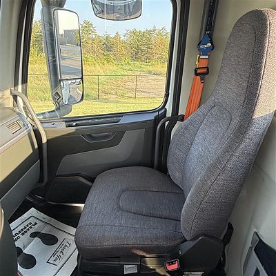 2024 Volvo VNR64T300
