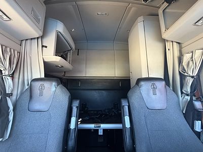 2023 Kenworth T680