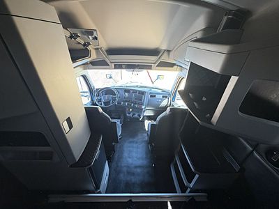 2023 Kenworth T680