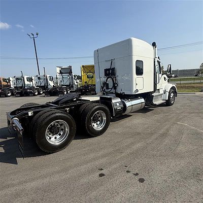 2023 Peterbilt 567