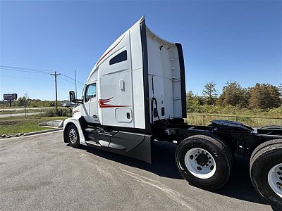 2023 Kenworth T680