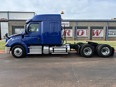 2020 Freightliner CA126