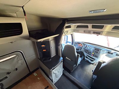 2023 Peterbilt 579