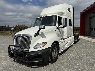 2022 International LT625