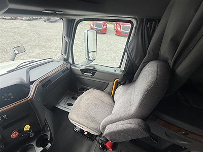 2022 International LT625