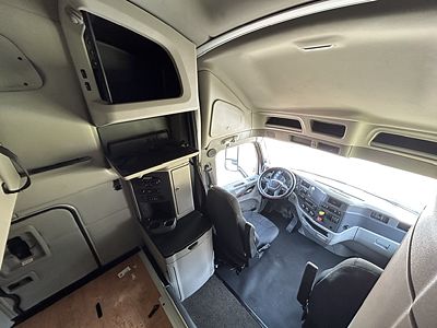 2022 Peterbilt 579
