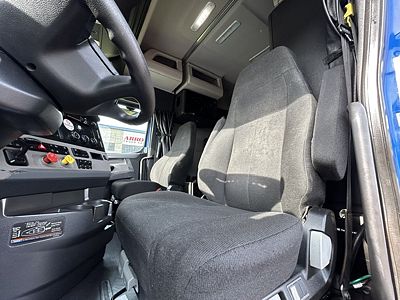 2020 Freightliner CA126