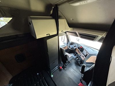 2022 Freightliner CA126