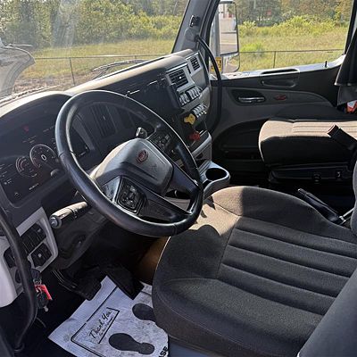 2023 Peterbilt 567