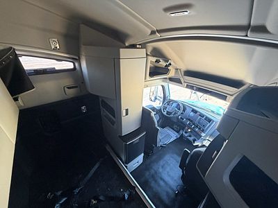 2023 Kenworth T680