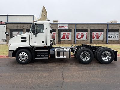 2022 Mack AN64T