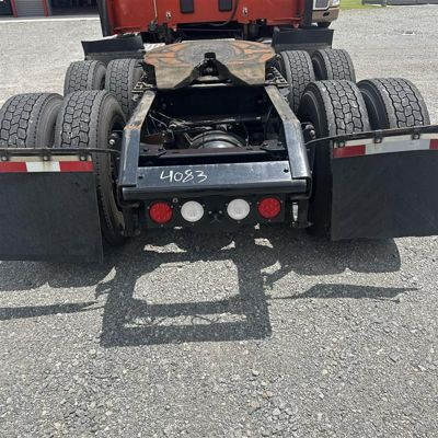 2023 Volvo VNR64T300