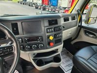 2023 Peterbilt 579