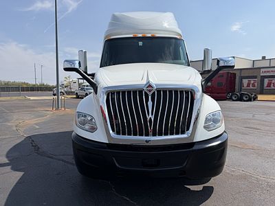 2022 International LT625