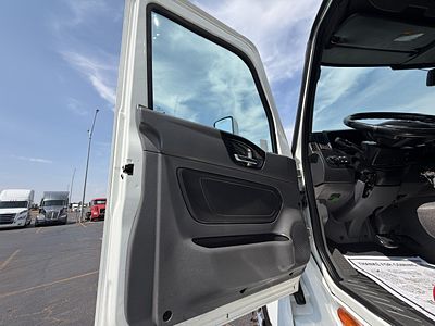 2022 International LT625