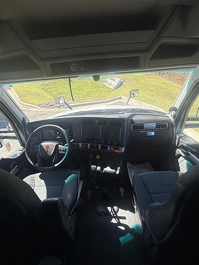 2023 Kenworth T680