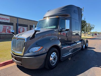 2022 International LT625