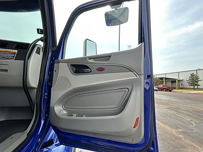 2022 Peterbilt 579