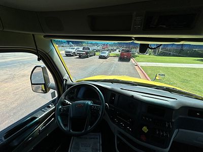2023 Peterbilt 579