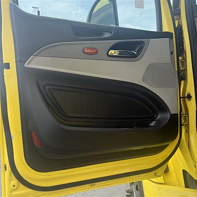2023 Peterbilt 579