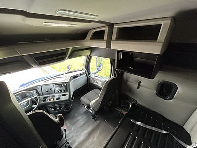 2020 Freightliner CA126
