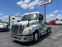 2009 Freightliner CA12562DC