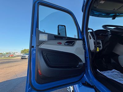 2023 Peterbilt 579
