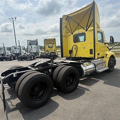 2023 Peterbilt 579