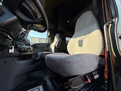 2022 International LT625