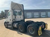 2021 Freightliner CA126