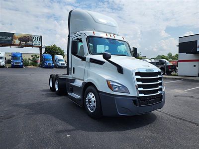 2021 Freightliner CA126