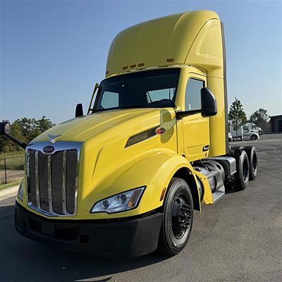 2023 Peterbilt 579