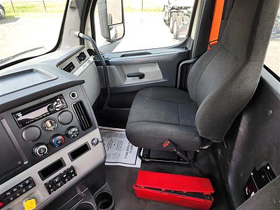 2021 Freightliner CA126