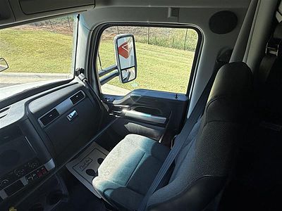 2023 Kenworth T680