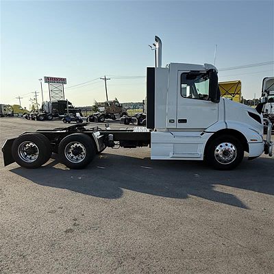 2024 Volvo VNR64T300